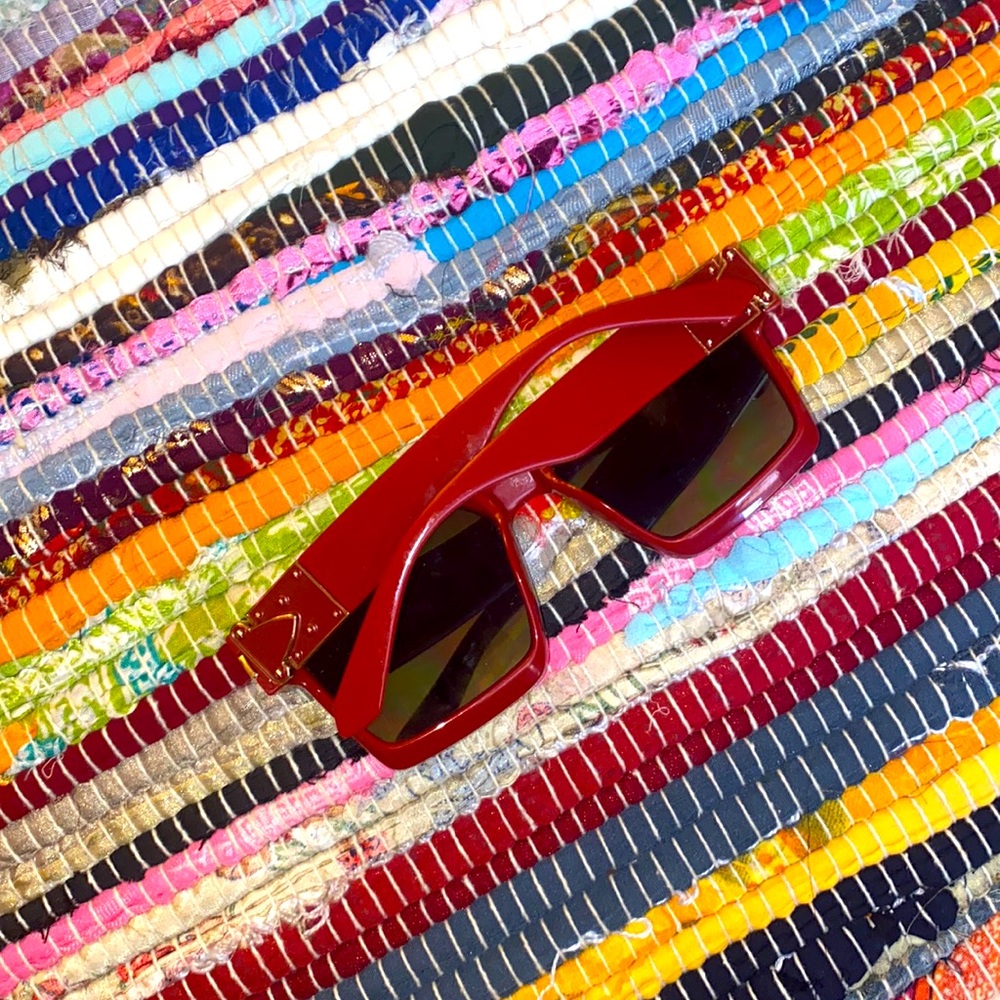 Red Sunglasses - Picture 4 of 4